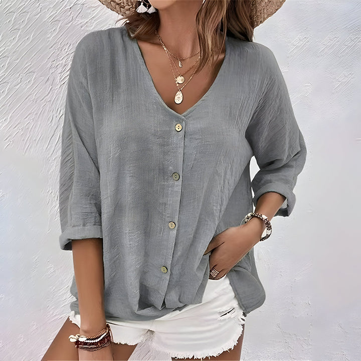 Maria – Elegant V-Neck T-Shirt