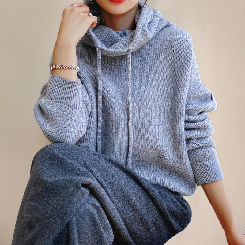 Elvire – Cozy Hooded Pullover